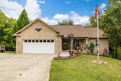 1308 Apache Ct, Maryville, TN 37801