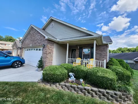 1709 Appian Way, Knoxville, TN 37923