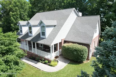 2502 Whisper Creek Dr, Friendsville, TN 37737