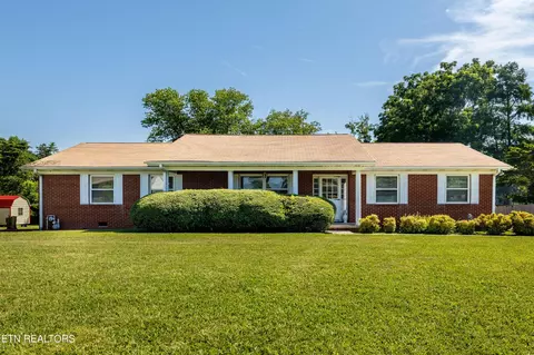 518 Peterson Ln, Maryville, TN 37803