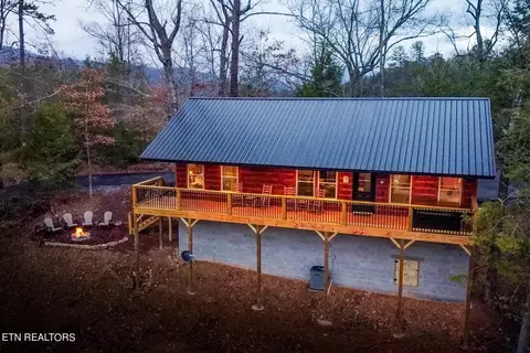 1975 Beech Mtn Ln, Sevierville, TN 37876