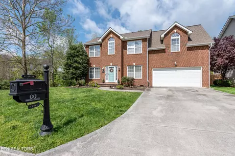 5909 Rhyne Cove Ln, Knoxville, TN 37931
