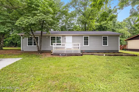 915 Coker Rd, Maryville, TN 37801