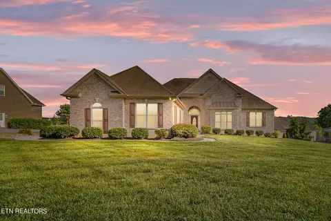 3824 Holly Berry Dr, Knoxville, TN 37938