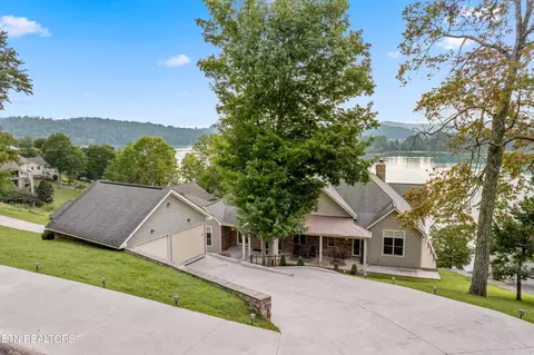 398 Norris Crest Dr, La Follette, TN 37766