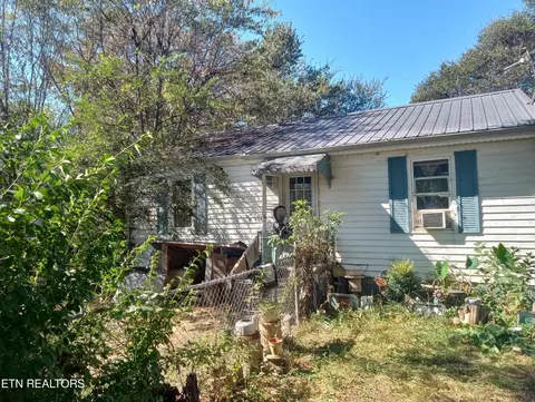 2331 Pennsylvania Ave, Maryville, TN 37804