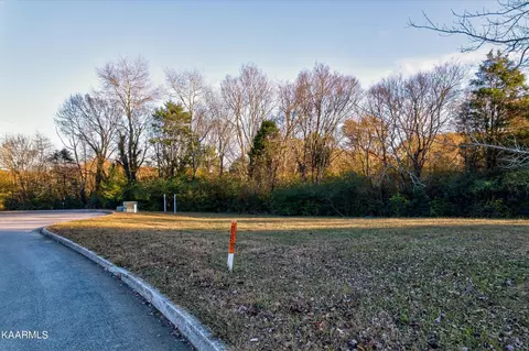 12081299 Oakley Glen Ln, Lenoir City, TN 37772