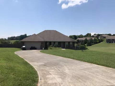 1033 Maple Ln, Greenback, TN 37742 photo 2
