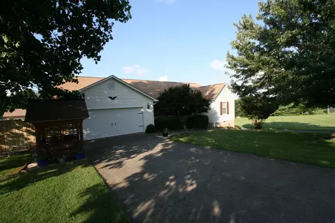 1408 Bethvale Dr, Greenback, TN 37742 photo 4
