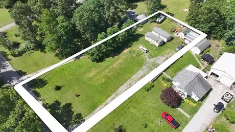 651 Lakeshore Dr, Beechgrove, TN 37018