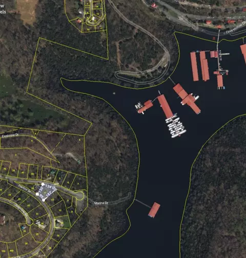 11 Bay Dr, Lancaster, TN 38569