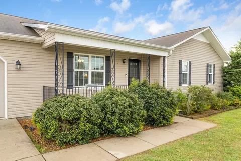 419 Strawberry Dr, Winchester, TN 37398