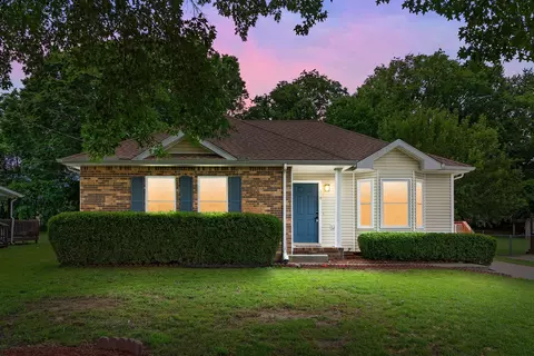 210 Jim Thorpe Dr, Clarksville, TN 37042