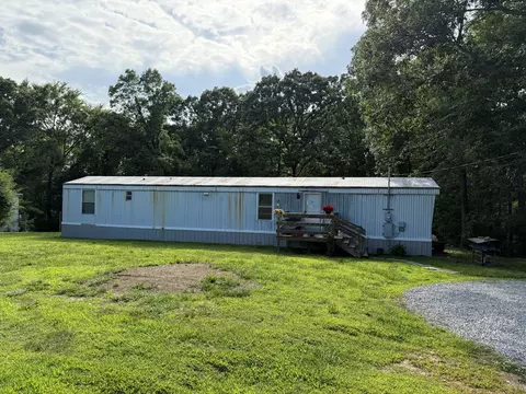 527 E Little Richland Rd, Waverly, TN 37185
