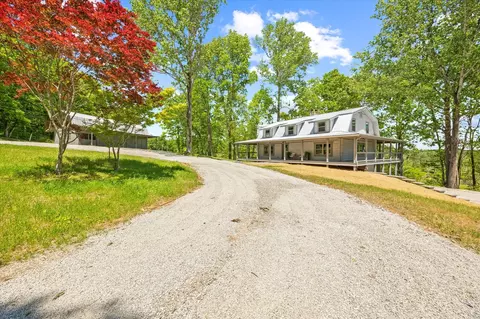 4221 New Hope Rd, Celina, TN 38551