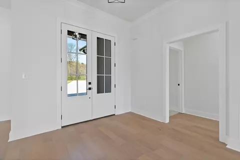 Entry Way - 199 Beach Rd N, Killen, AL 35645 photo 3 of 4
