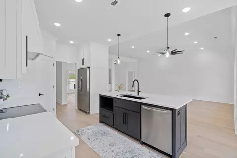 Kitchen - 199 Beach Rd N, Killen, AL 35645 photo 2 of 6