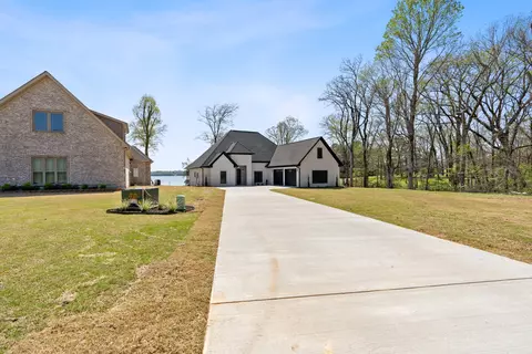 Exterior - 199 Beach Rd N, Killen, AL 35645 photo 9 of 13
