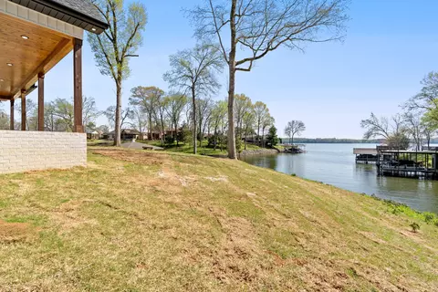 Exterior - 199 Beach Rd N, Killen, AL 35645 photo 8 of 13