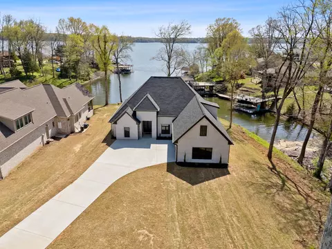 View/Area - 199 Beach Rd N, Killen, AL 35645 photo 2 of 9