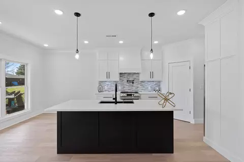 Kitchen - 199 Beach Rd N, Killen, AL 35645 photo 4 of 6