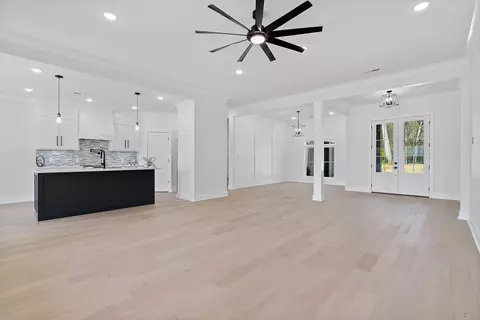Living - 199 Beach Rd N, Killen, AL 35645 photo 1 of 4