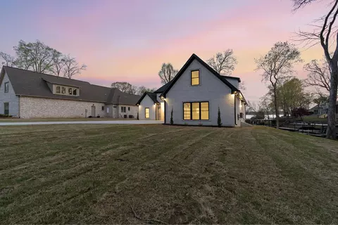 Exterior - 199 Beach Rd N, Killen, AL 35645 photo 12 of 13