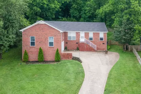102 Mckinley Dr, Columbia, TN 38401