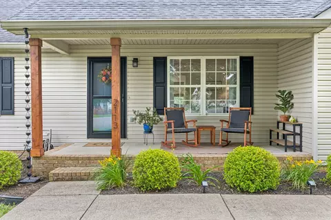 2113 Dothan Dr, Murfreesboro, TN 37128 photo 2