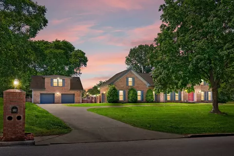 502 Pond Apple Rd, Clarksville, TN 37043