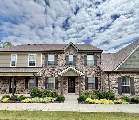 5608 Maples Retreat Dr, Murfreesboro, TN 37127