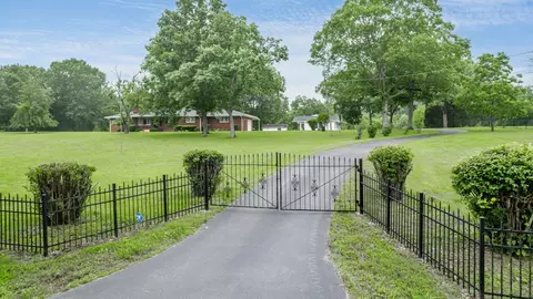 2000 Quarry Rd, Mount Juliet, TN 37122