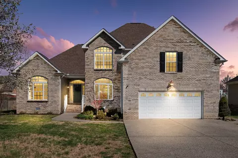 1300 Wentworth Dr, Gallatin, TN 37066