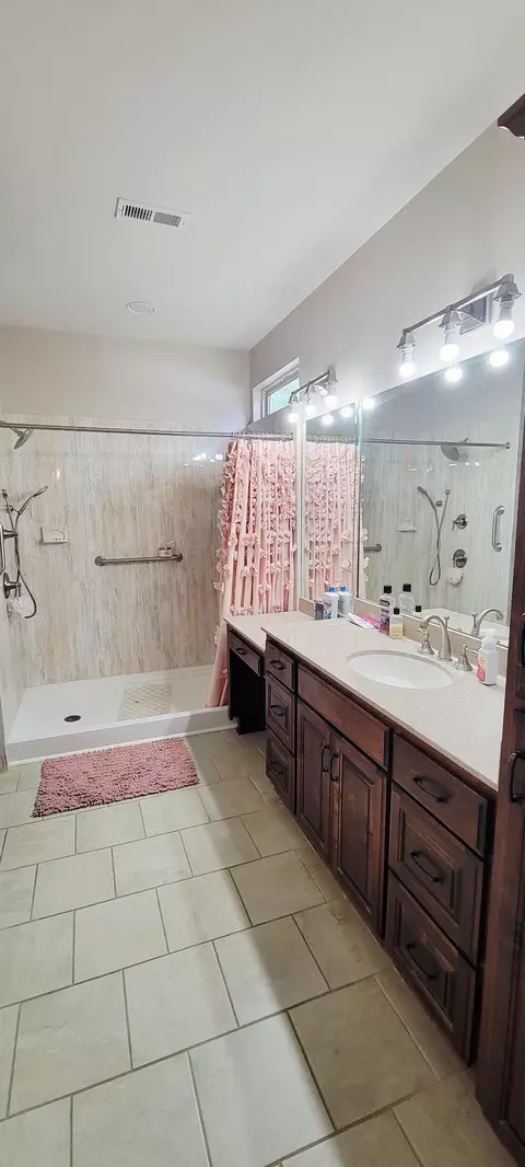Bath - 222 Pumphill Rd, Dickson, TN 37055 photo 1 of 3