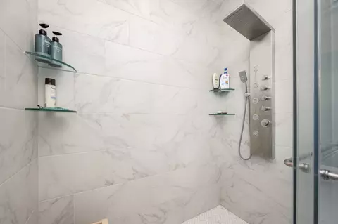 Bath - 240 Firefly Ln, Morrison, TN 37357 photo 5 of 10