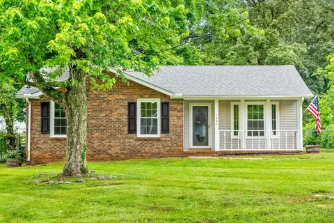 1494 Nichols Dr, Clarksville, TN 37042