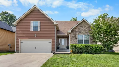 677 Ellie Nat Dr, Clarksville, TN 37040