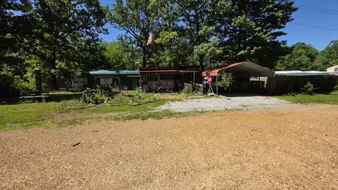 4285 W Ridge Dr, Nunnelly, TN 37137