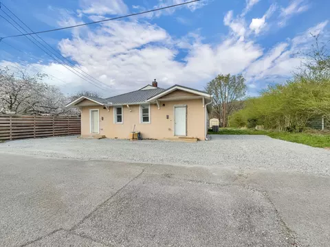 109 Daniel St, Waverly, TN 37185