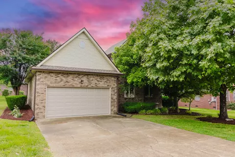 2904 Greentree Dr, Smyrna, TN 37167