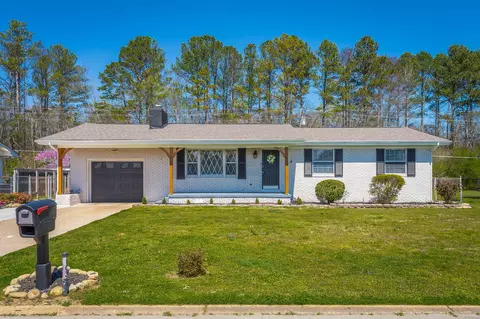 103 Belmeade Dr, Rossville, GA 30741