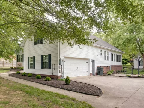 2999 Cages Bend Rd, Gallatin, TN 37066