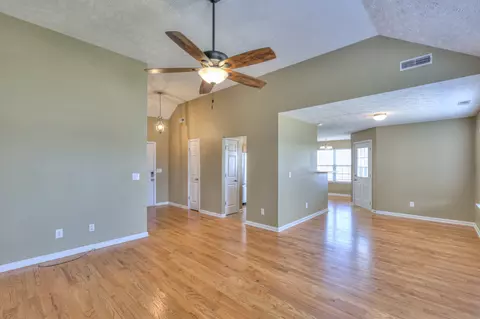 Living - 1108 Maxfli Dr, Murfreesboro, TN 37129 photo 2 of 2