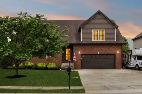 1690 Horseshoe Cave Dr, Clarksville, TN 37042