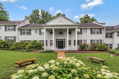 422 Bowling Ave, Nashville, TN 37205