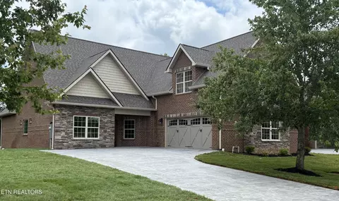 1546 Tsuga Dr, Alcoa, TN 37701
