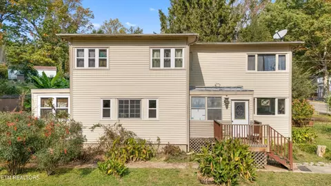 158 Waddell Cir, Oak Ridge, TN 37830