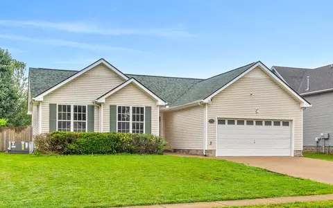 3704 Kendra Ct S, Clarksville, TN 37040