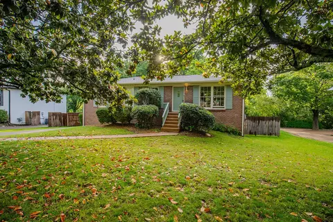 2828 Creekview Dr, Nashville, TN 37217