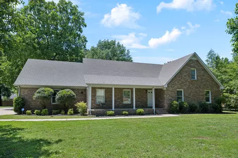 Exterior - 3031 Hartford Dr, Murfreesboro, TN 37129 photo 2 of 14